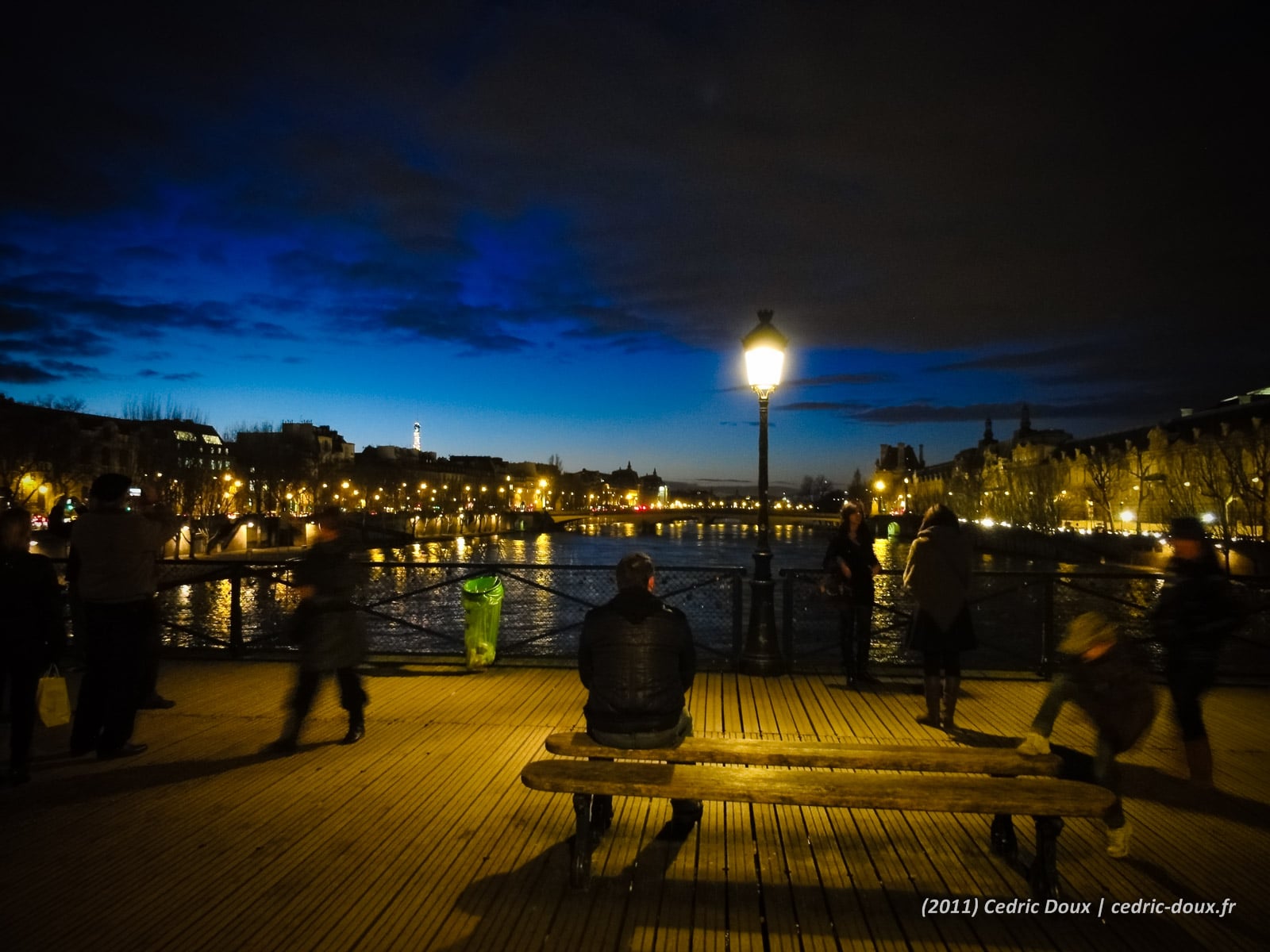 Solitude sur le pont des amoureux, le pont des Arts