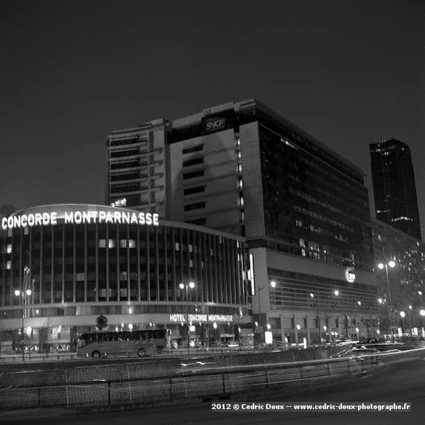 2012 Paris la nuit rond point gare