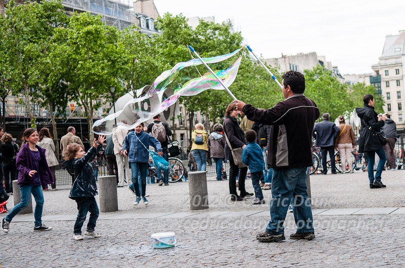 enfants bulles savon beaubourg 170512