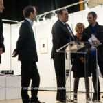 Mr le Maire du 14ème me remet le prix du concours photo