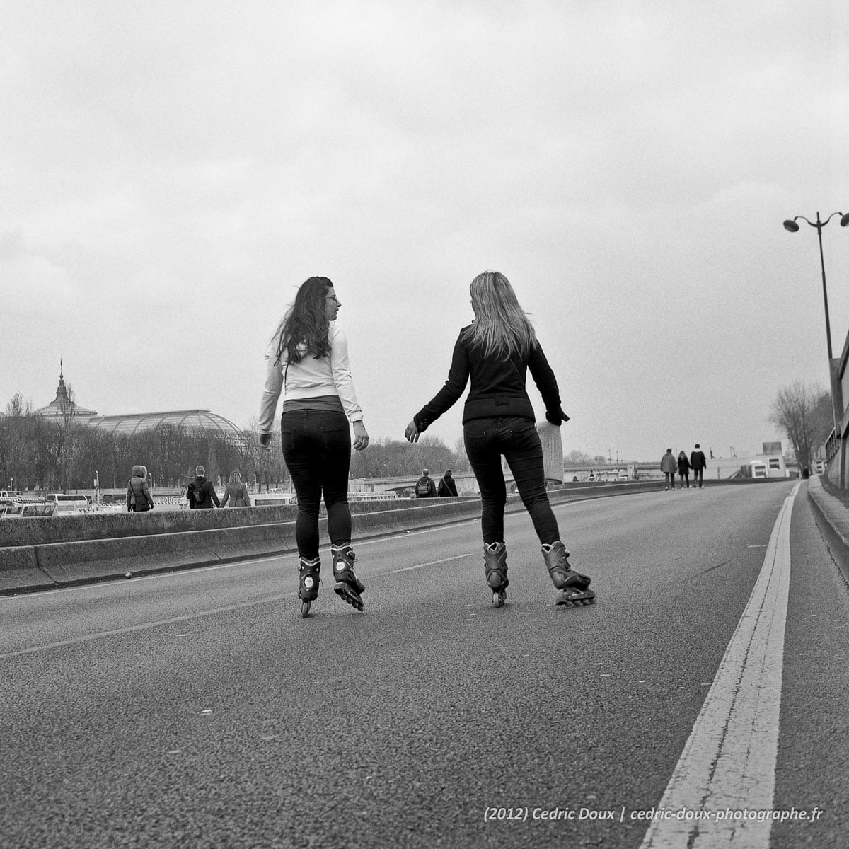 Tirage Photo Paris Noir et Blanc La Seine Les Quais et la Tour