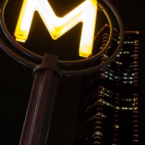 Paris la nuit, métro Montparnasse