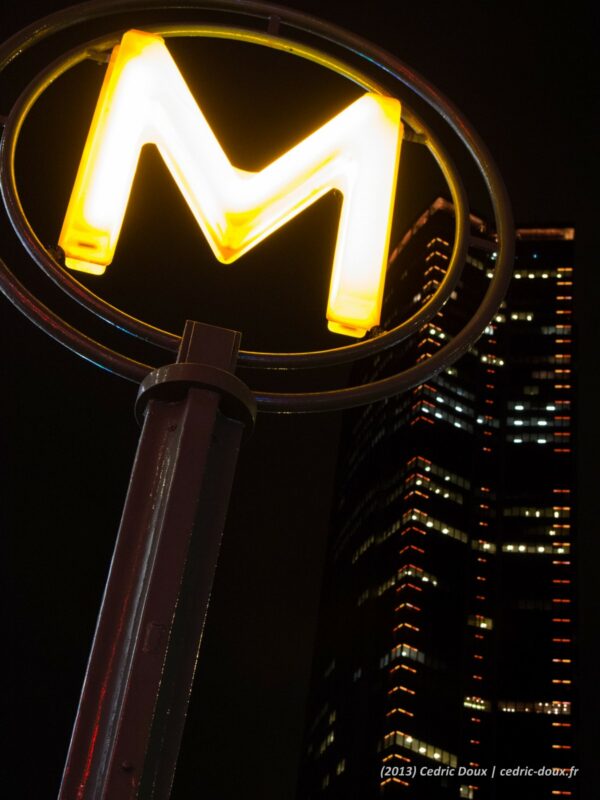 Paris la nuit, métro Montparnasse