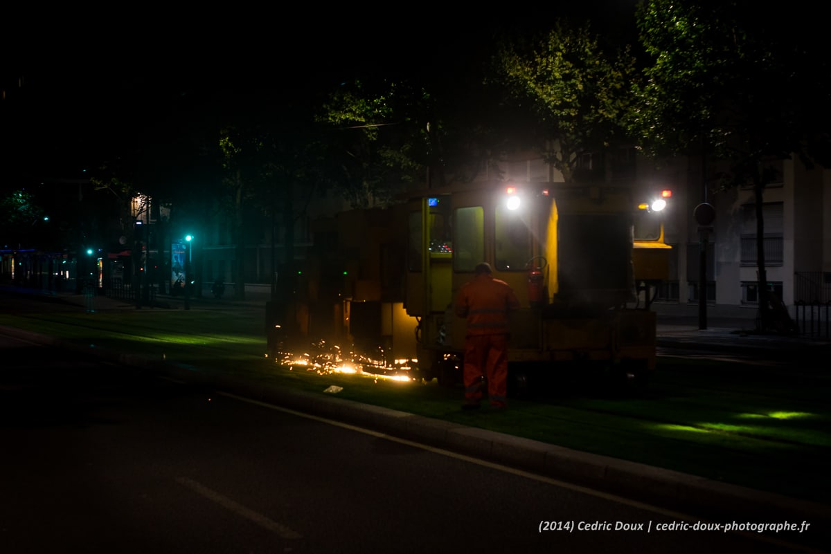 Entretien du tramway de nuit à Paris