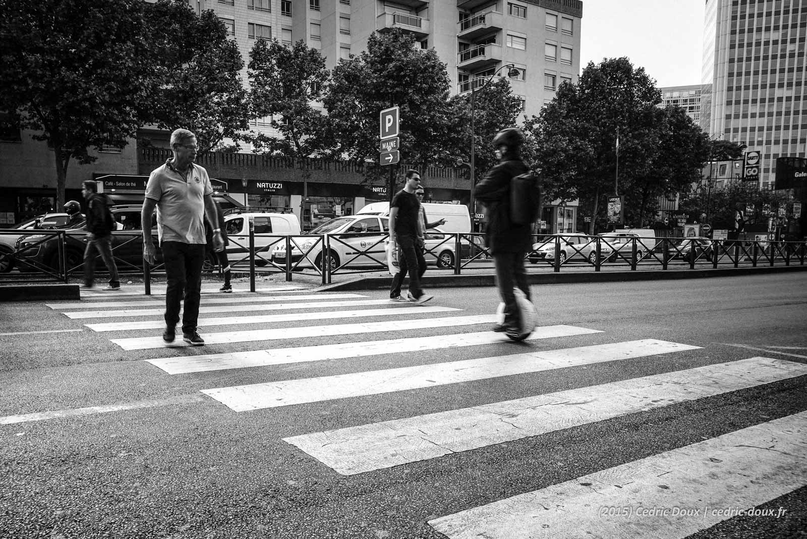 crossing lines Paris 2015 05 StreetPhoto DSC01640