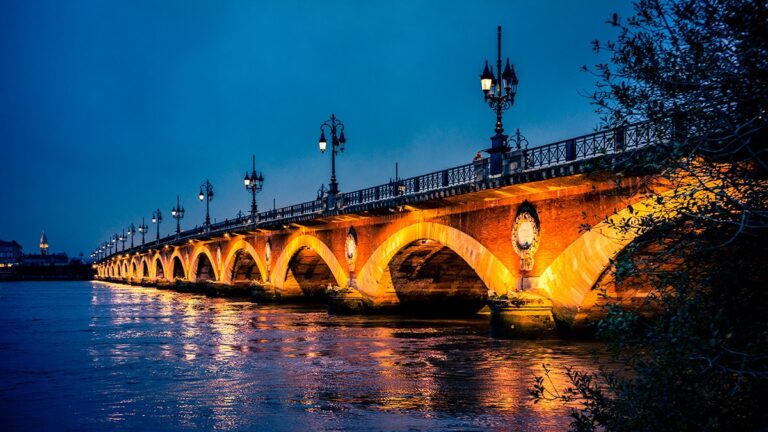 Bordeaux la nuit - le Pont de Pierre