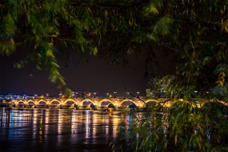 Bordeaux la nuit - le Pont de Pierre
