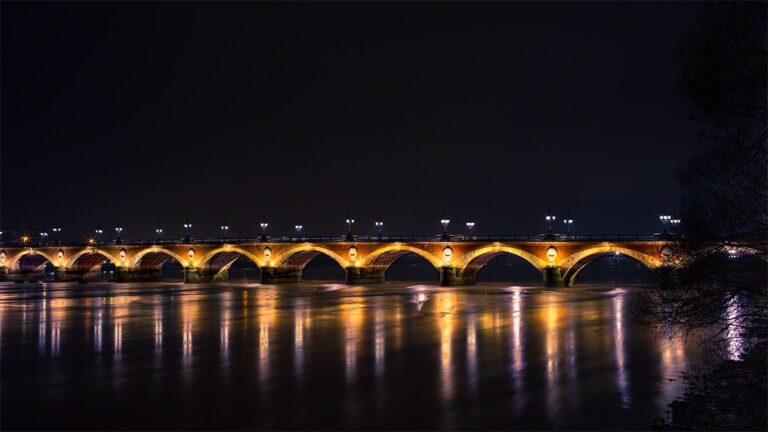 Bordeaux la nuit - le Pont de Pierre