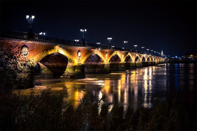Bordeaux la nuit - le Pont de Pierre