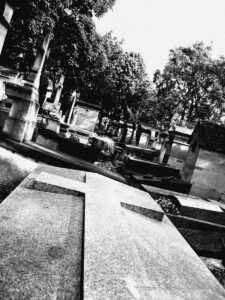 cimetiere pere lachaise noir et blanc DSCN0465