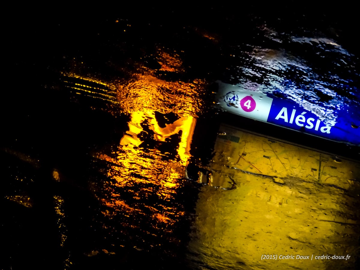 paris soux la pluie reflets metro DSC01245