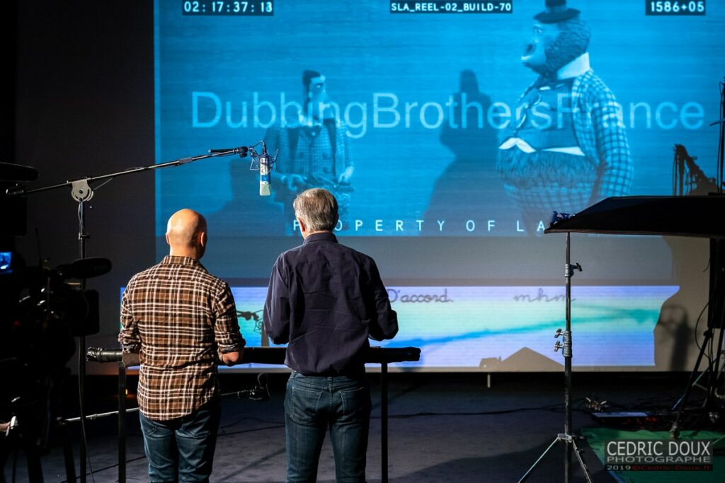 Dans le studio de doublage de Dubbing Brothers à Saint Ouen pour doubler la VF de "Monsieur Link"