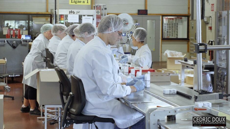 Chaîne de montage des laboratoires Ozalys