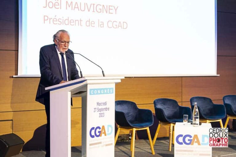 Président de la CGAD au pupitre, congrès 2023 à la Mutualité, Paris
