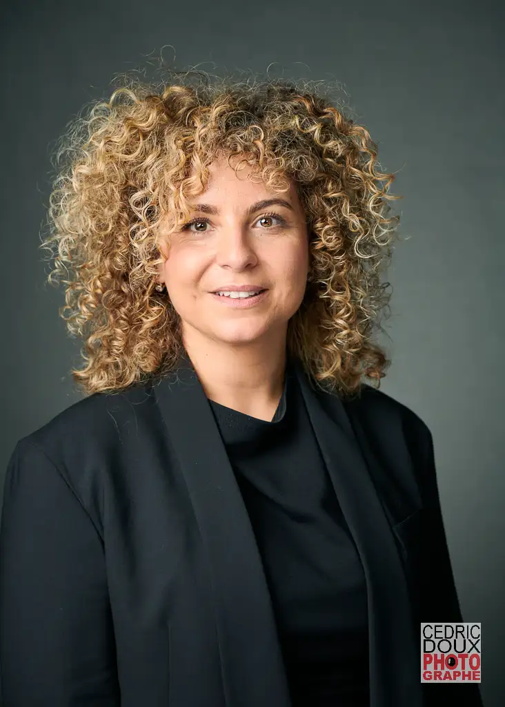 Portrait sur fond foncé